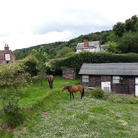 Crockers Farm Villa Dorking Exterior foto